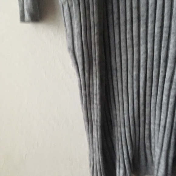Long gray Gap button up throw over - Picture 5 of 6
